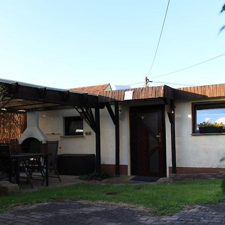Ferienwohnung Rolle Schona Екстер'єр фото